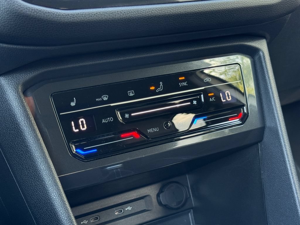 Used 2023 Volkswagen Tiguan SE R-Line FWD image 18