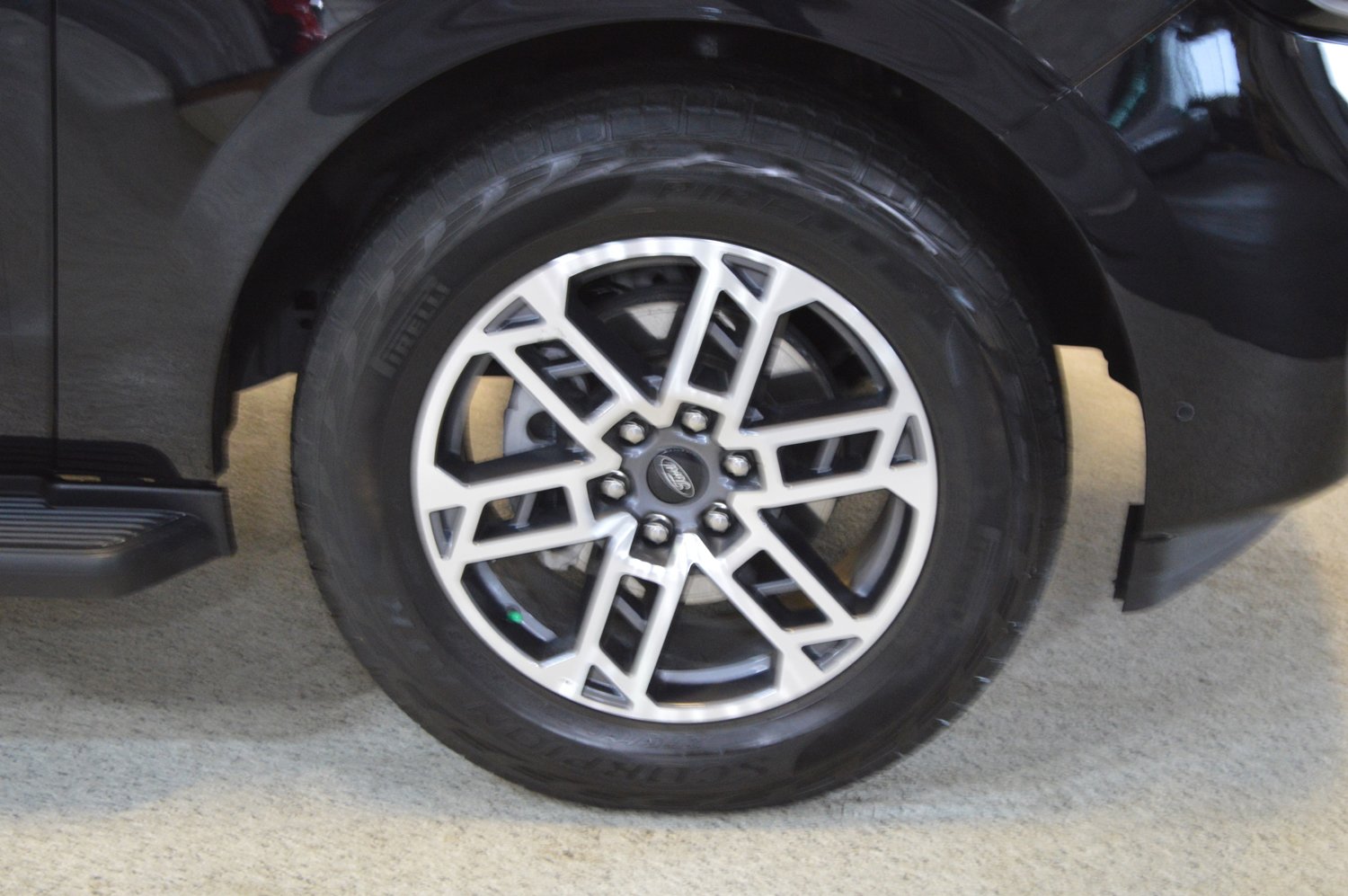 Used 2025 Ford Expedition Active image 9