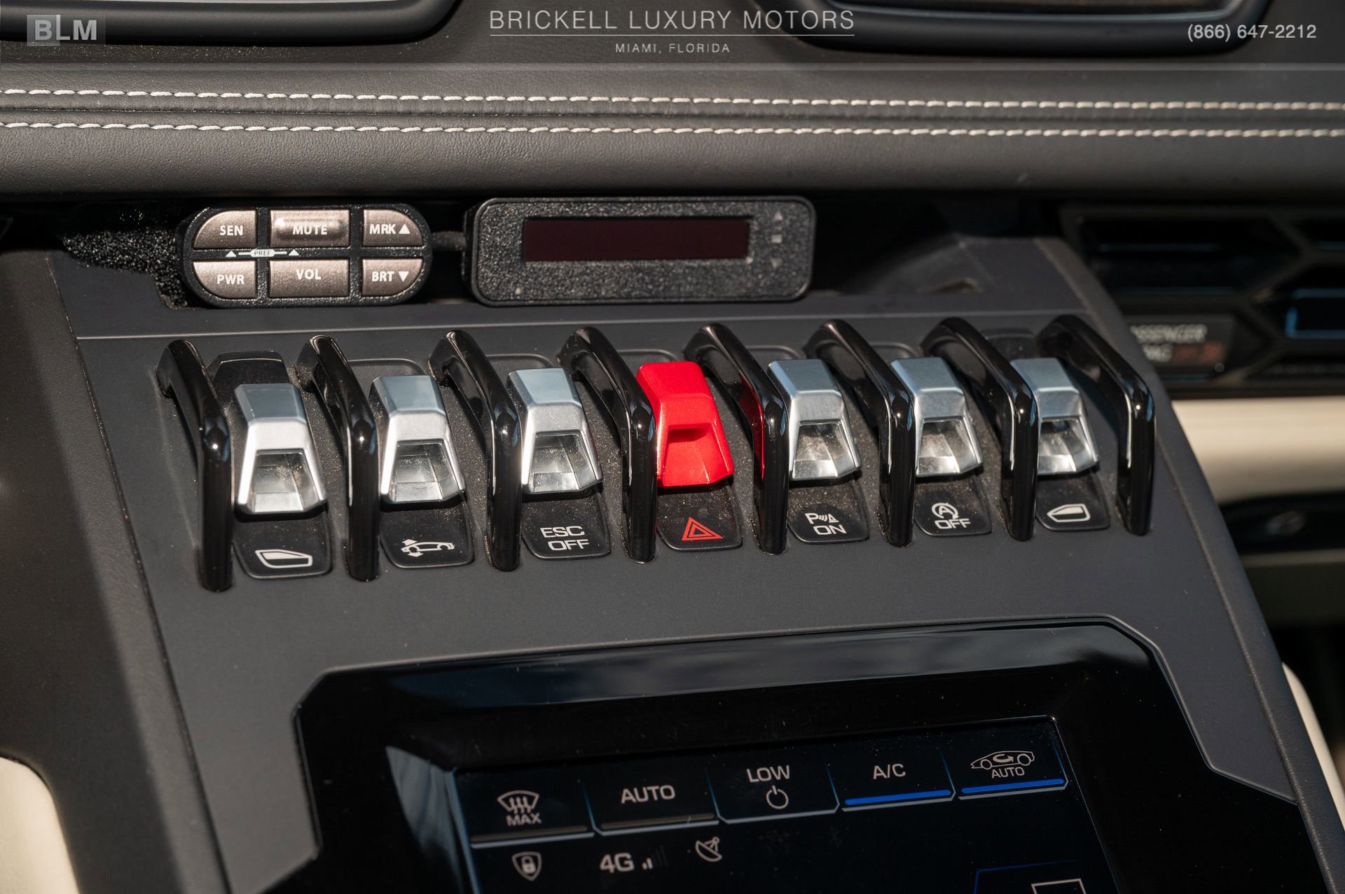 Used 2020 Lamborghini Huracan EVO image 21