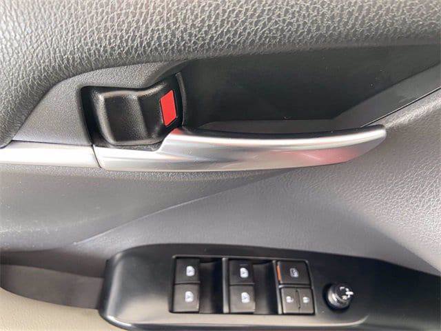 Certified 2018 Toyota Camry SE FWD image 15