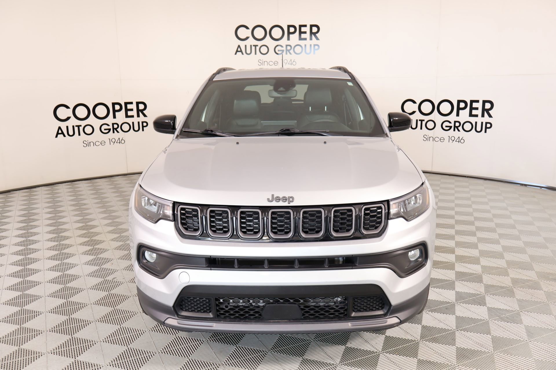 Used 2025 Jeep Compass Latitude w/ Altitude Special Edition AWD/4WD image 9