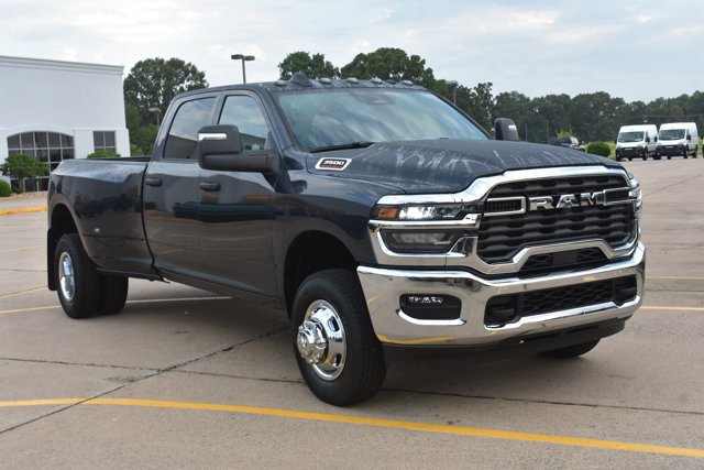 New 2026 RAM 3500 Tradesman AWD/4WD image 3
