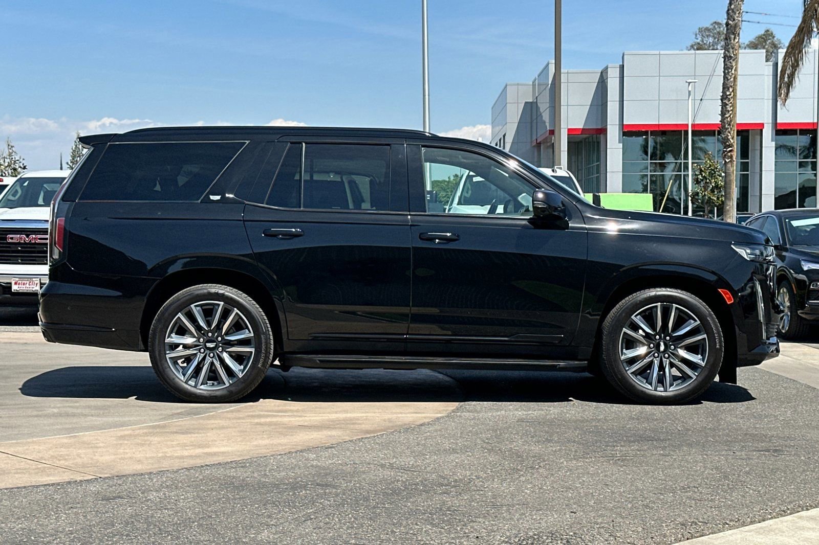 Used 2024 Cadillac Escalade Sport Platinum AWD/4WD image 3