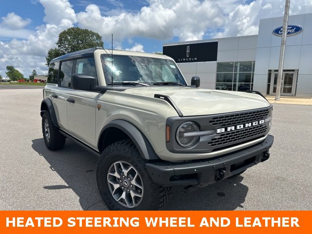 New 2025 Ford Bronco Badlands image 3