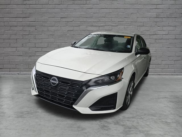 Certified 2024 Nissan Altima 2.5 S FWD image 3