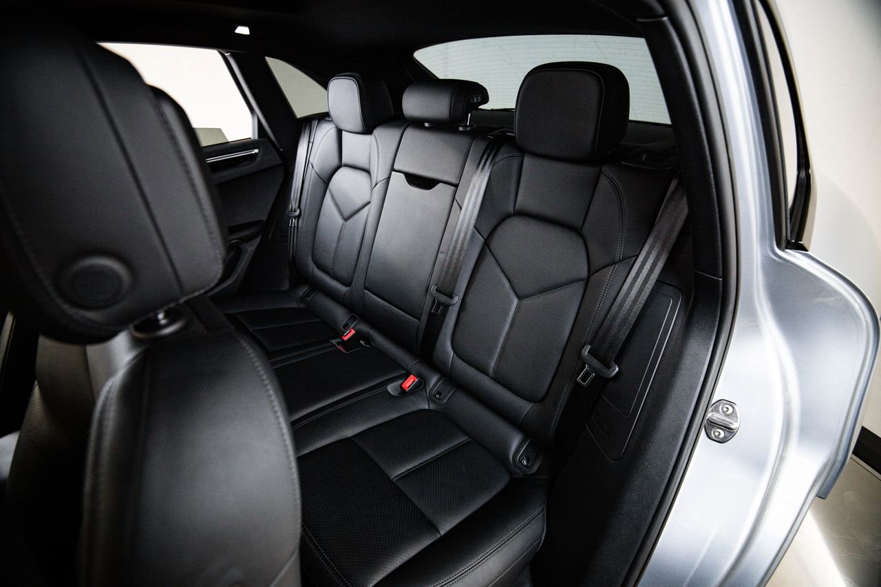 Used 2019 Porsche Macan AWD/4WD image 26