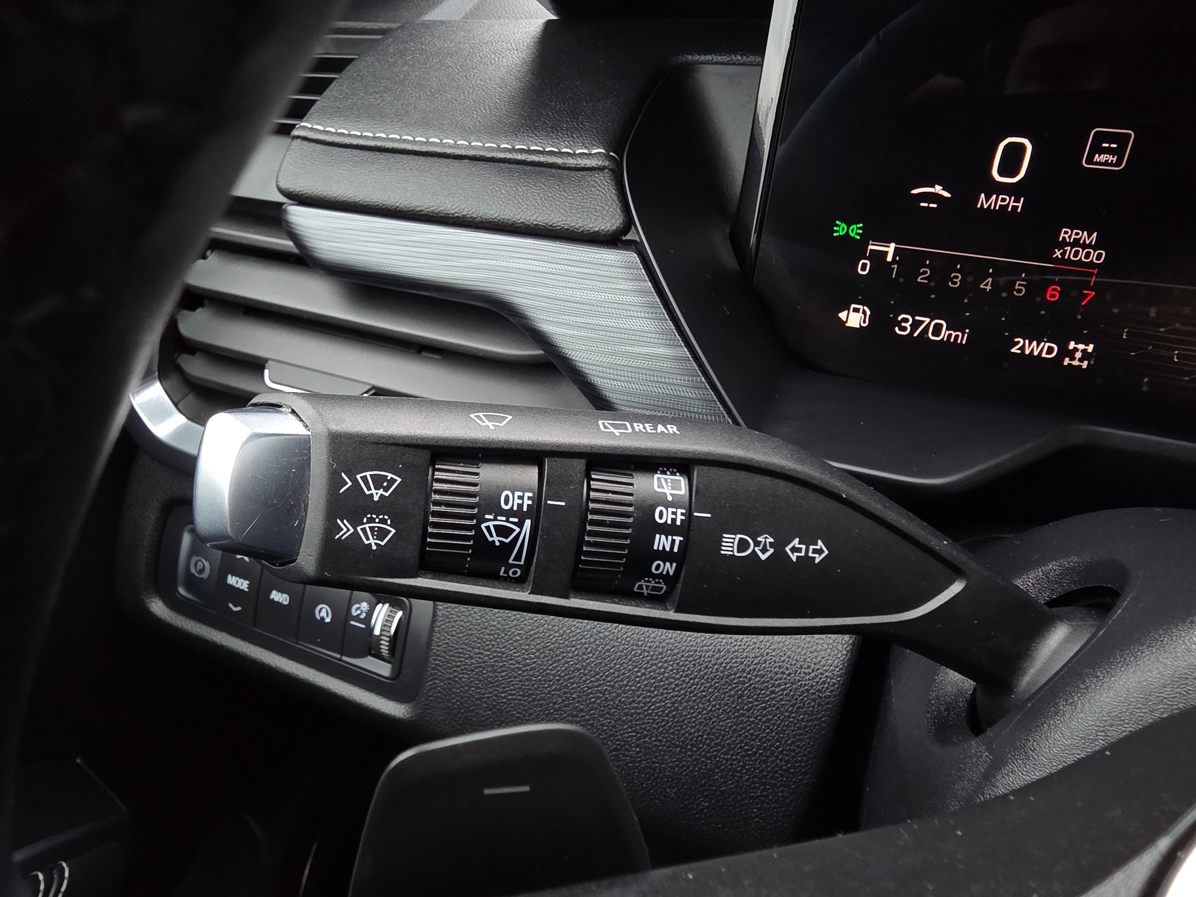 Used 2025 GMC Acadia Elevation image 22