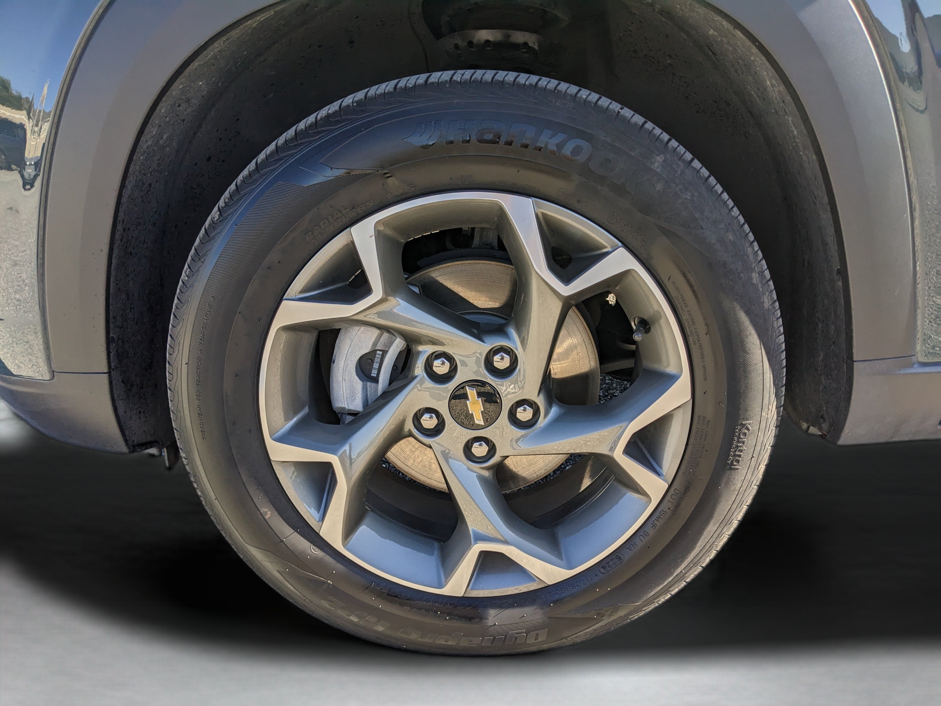 Used 2025 Chevrolet Trax LT FWD image 38