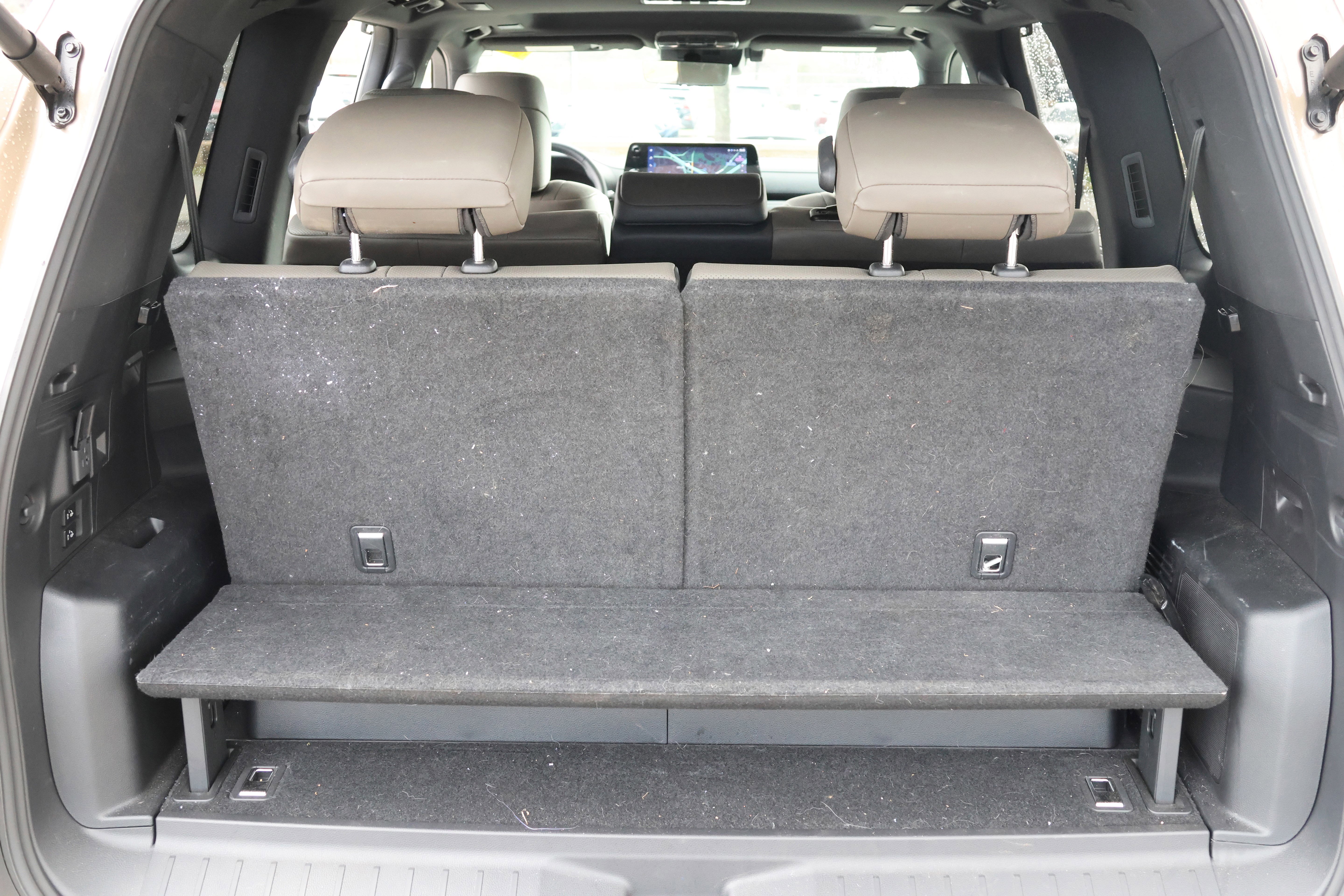 Used 2025 Lexus LX 700h Overtrail image 40