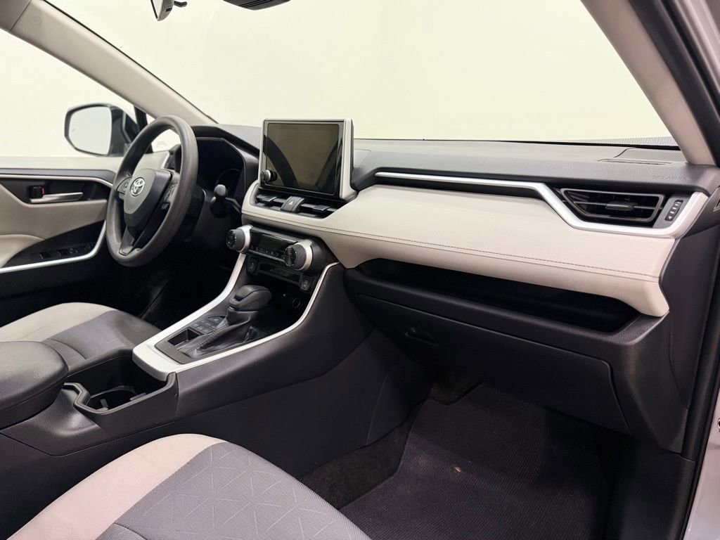 Used 2024 Toyota RAV4 XLE image 18