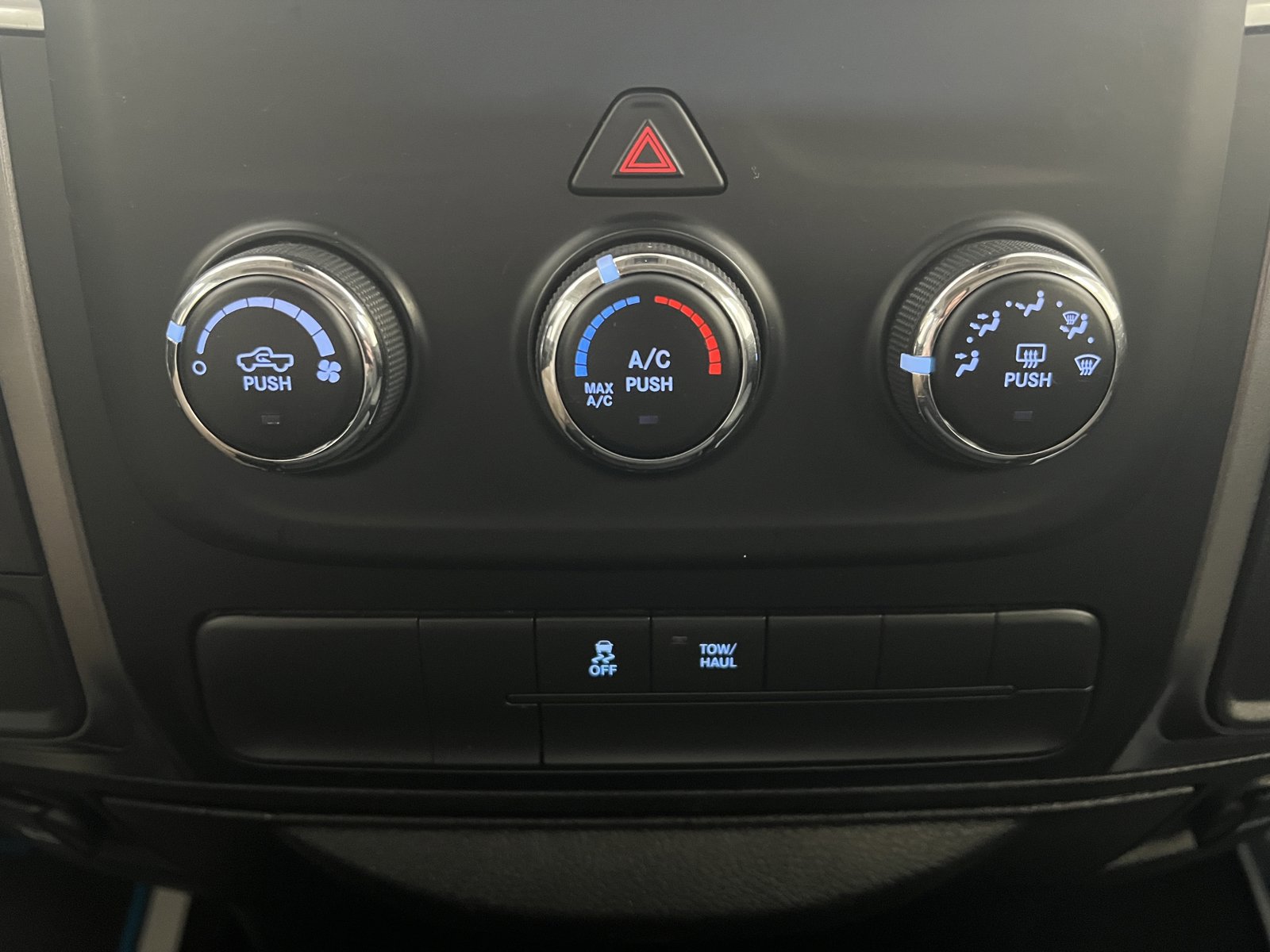 Used 2021 RAM 1500 Classic SLT RWD image 20