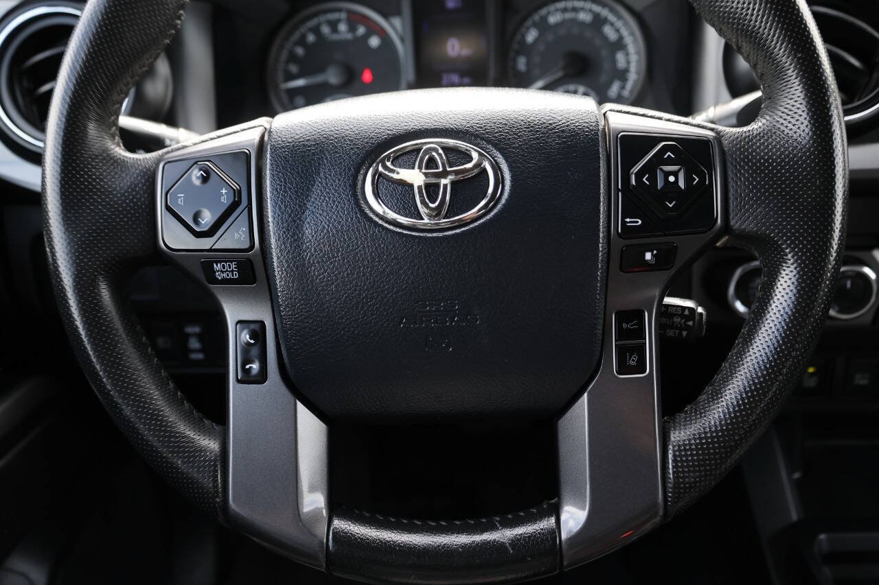 Used 2020 Toyota Tacoma TRD Off-Road w/ TRD Premium Off Road Package AWD/4WD image 18