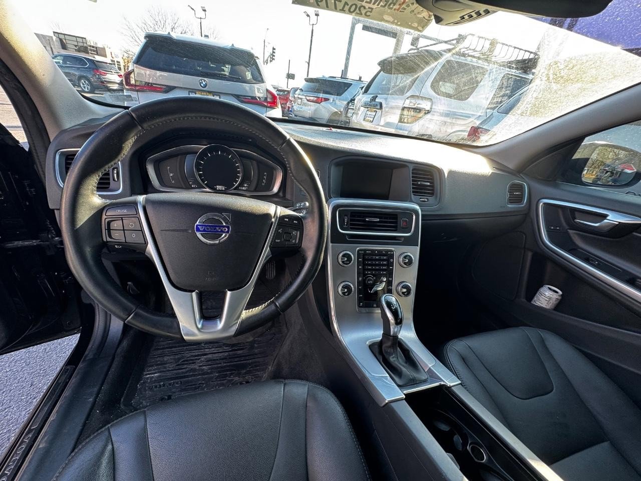 Used 2017 Volvo V60 T5 Premier w/ Convenience Package image 11