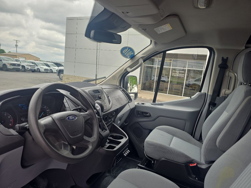 Used 2016 Ford Transit 250 130 Low Roof RWD image 19