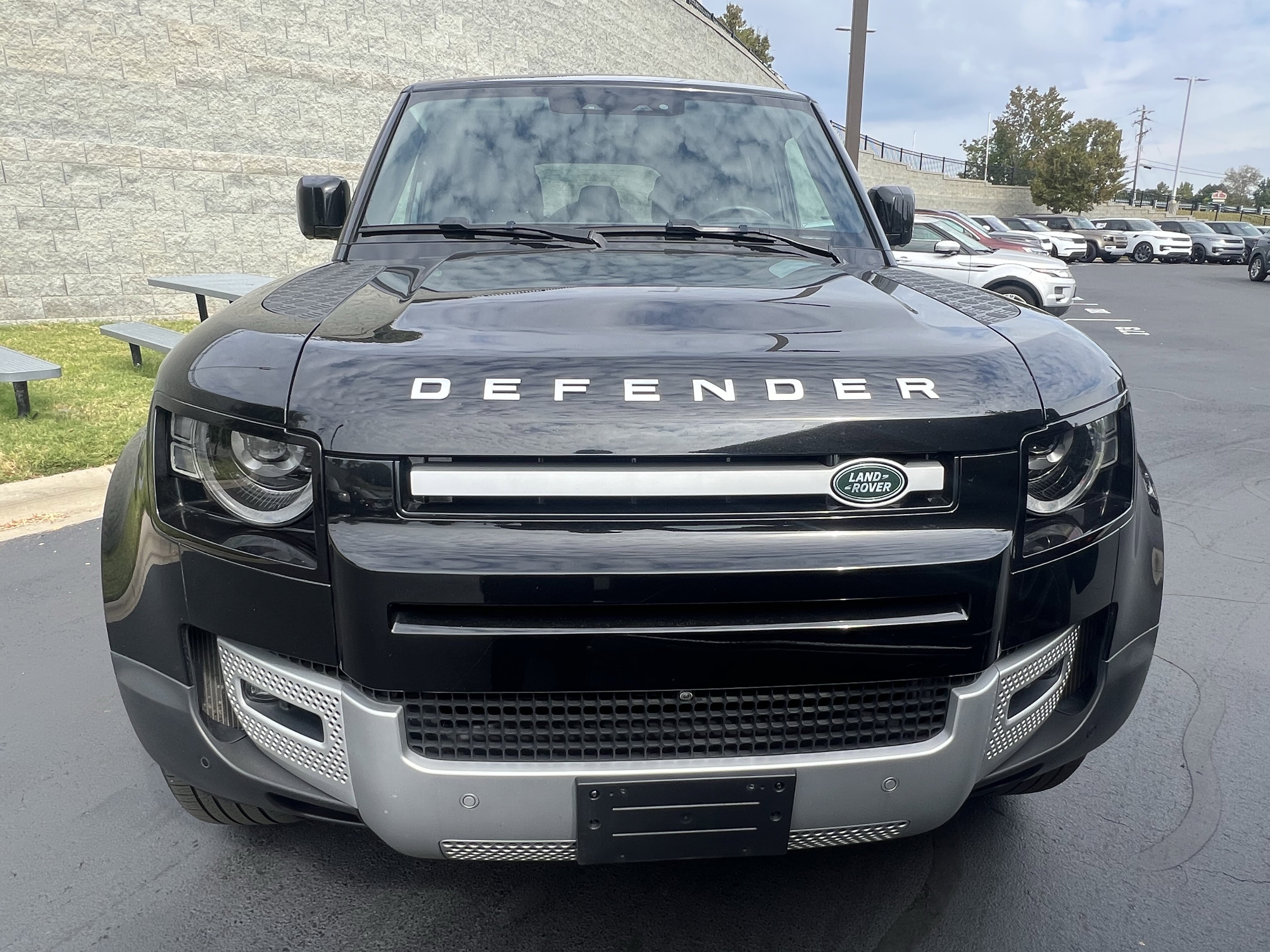 Used 2024 Land Rover Defender 110 S image 9