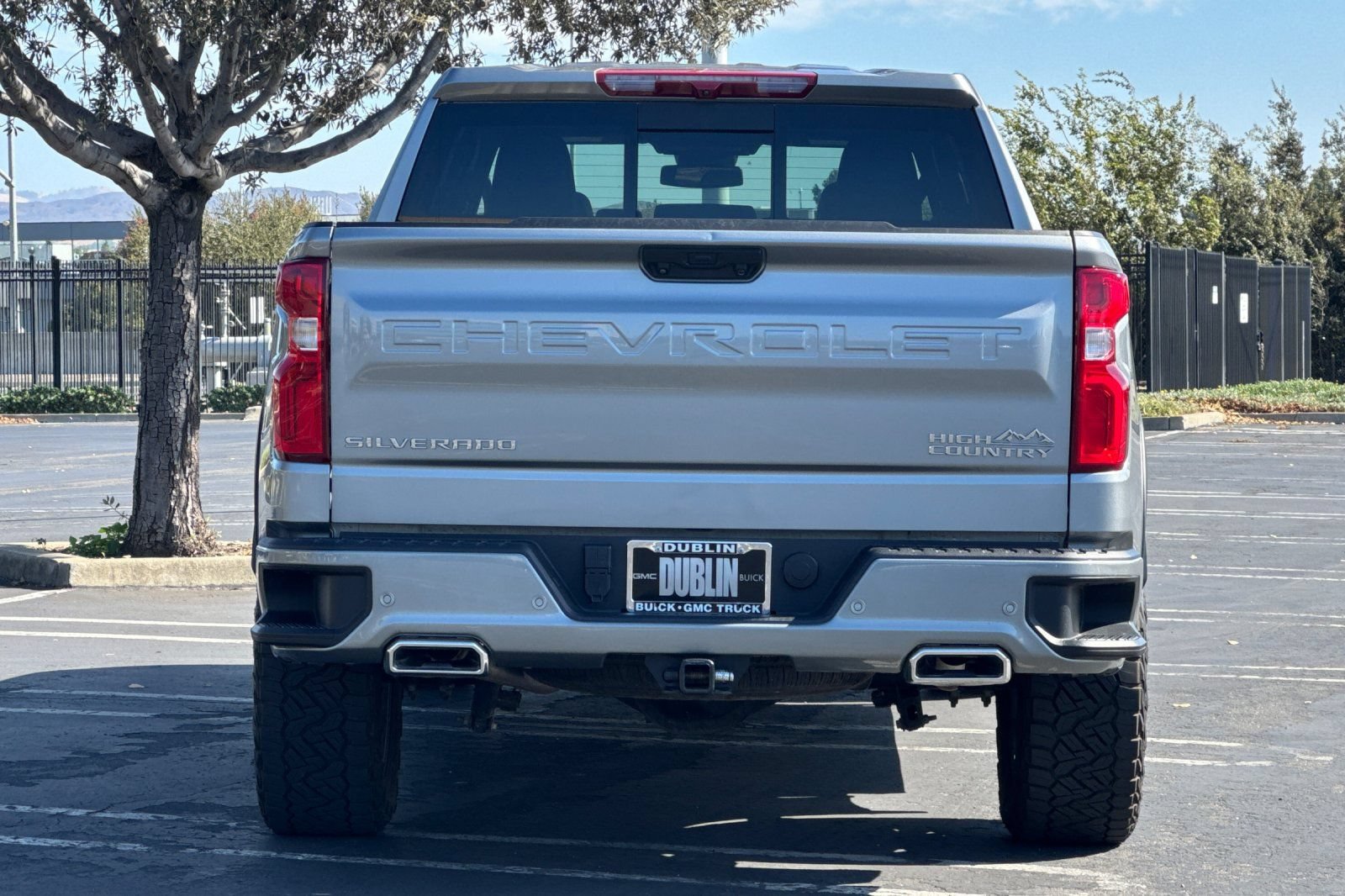 Used 2023 Chevrolet Silverado 1500 High Country w/ High Country Premium Package AWD/4WD image 5