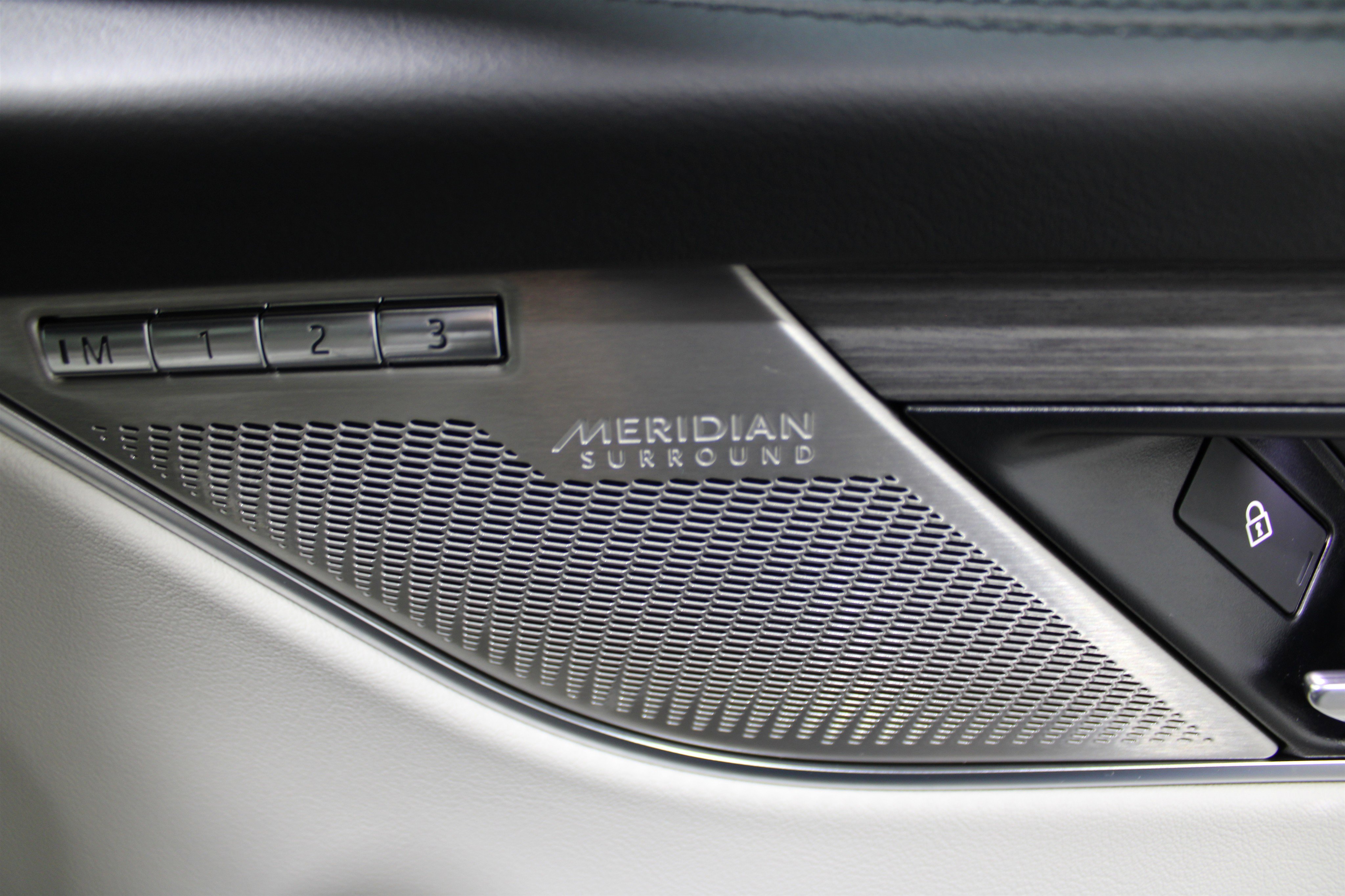 Used 2022 Jaguar F-PACE S image 31