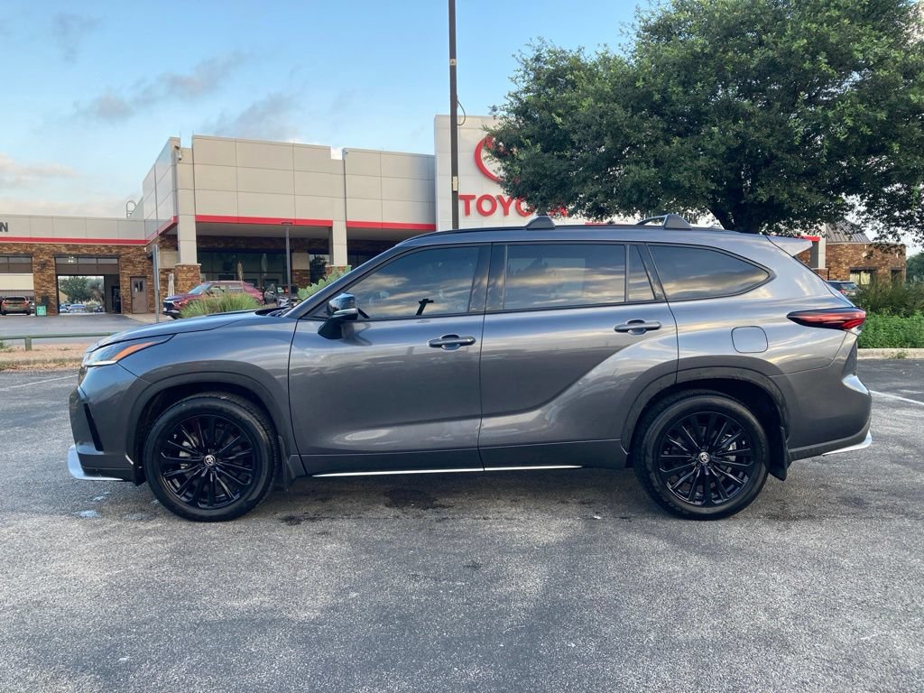 Used 2025 Toyota Highlander XSE AWD/4WD image 8