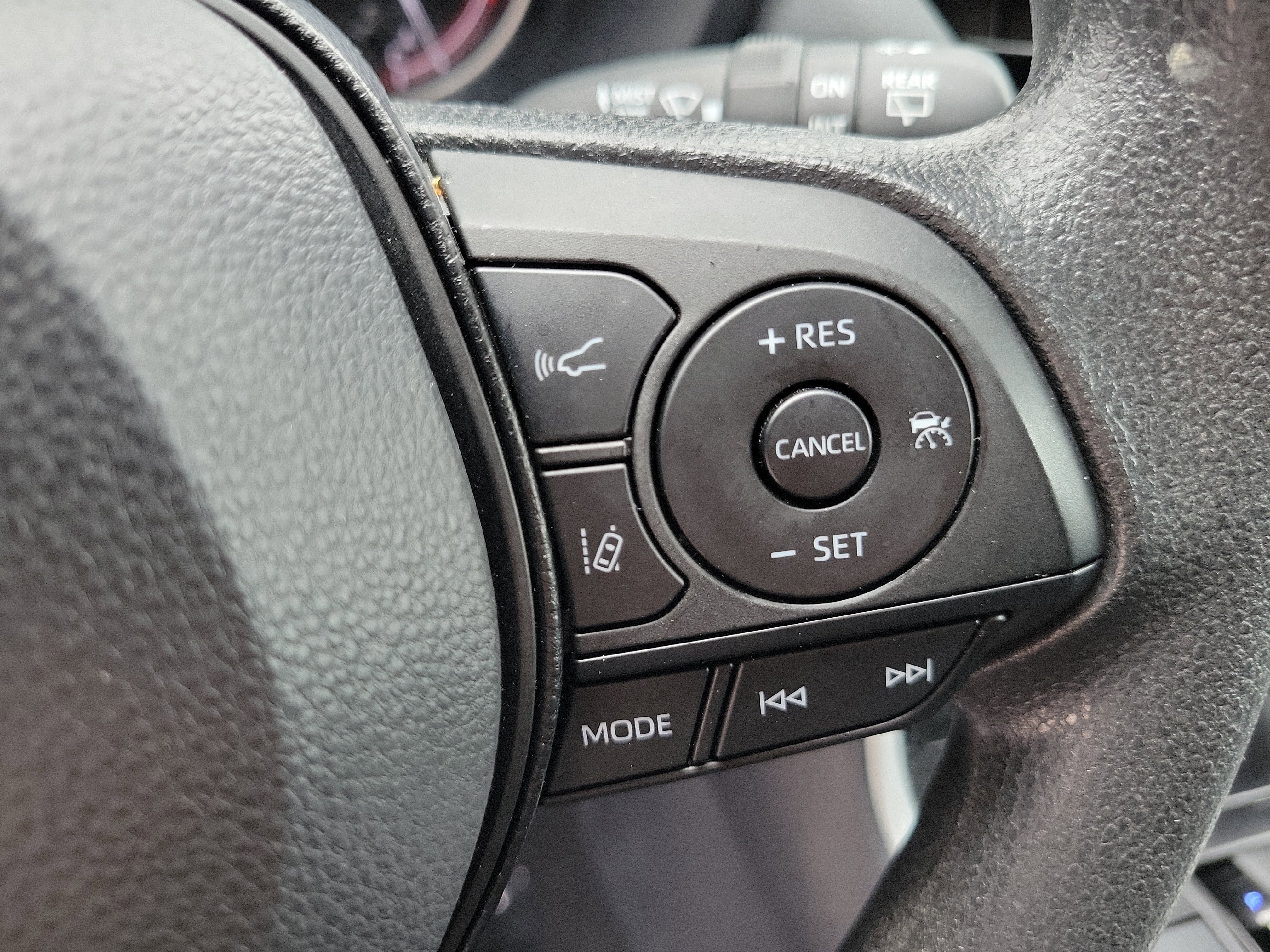 Certified 2025 Toyota RAV4 XLE AWD/4WD image 30