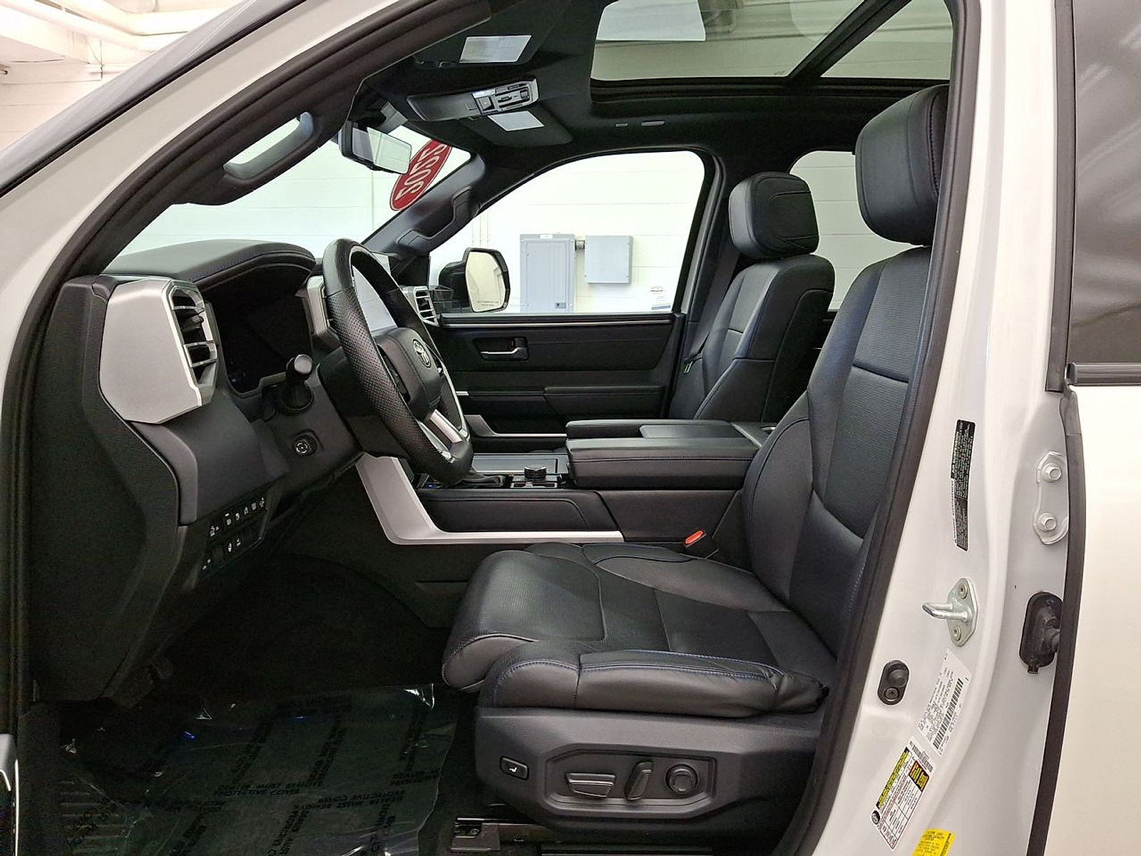Used 2022 Toyota Tundra Platinum w/ Advanced Package AWD/4WD image 15