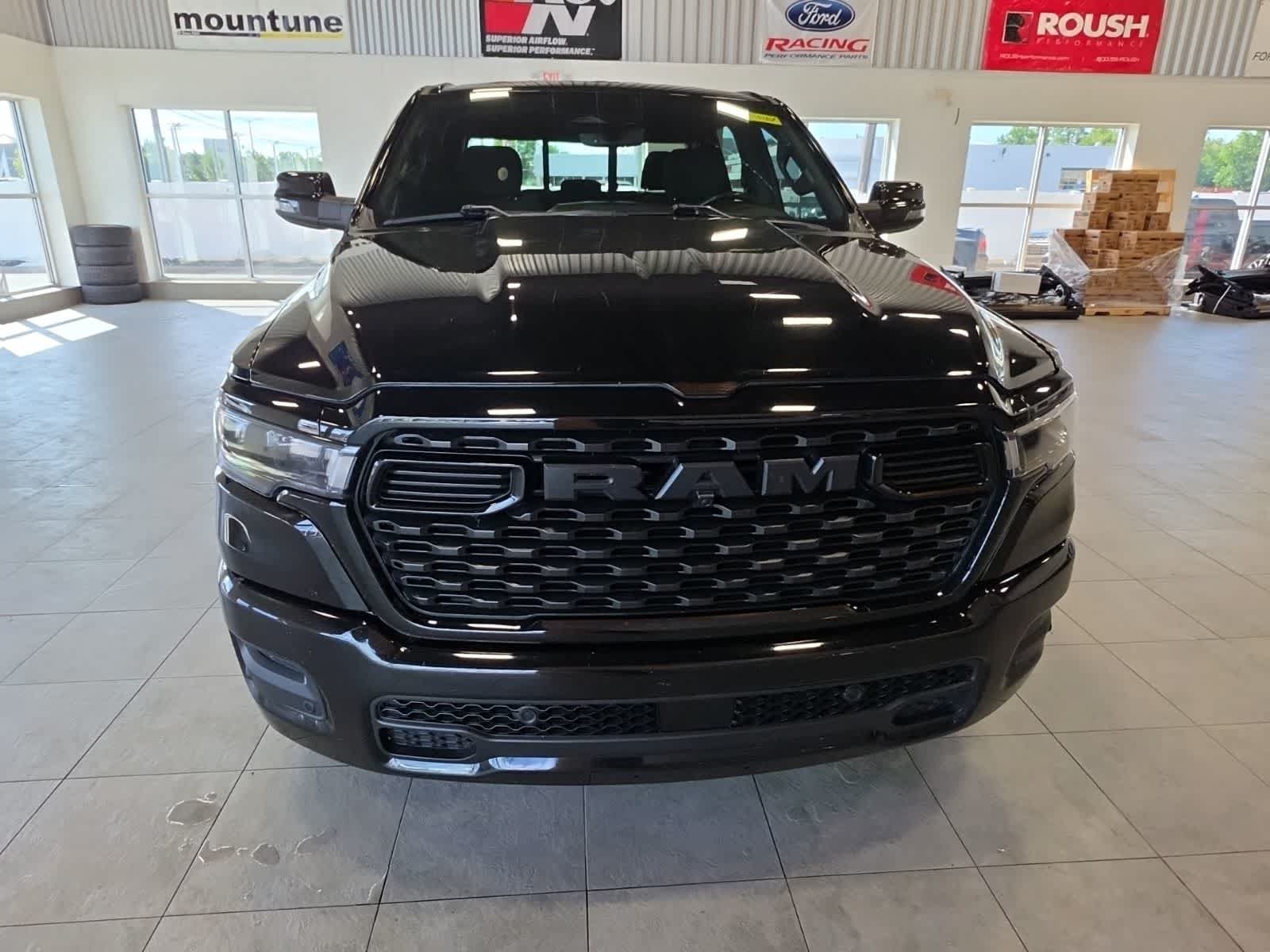 Used 2025 RAM 1500 Big Horn AWD/4WD image 3