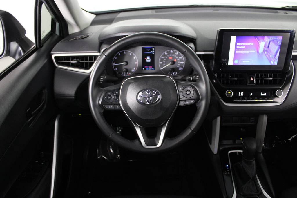 Used 2024 Toyota Corolla Cross LE FWD image 15