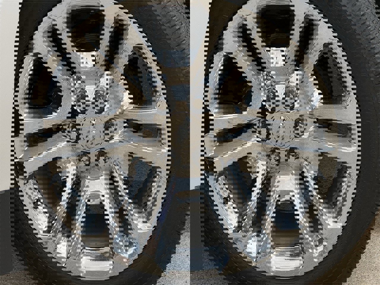 Used 2020 Chevrolet Suburban Premier w/ Premier Plus Edition image 9