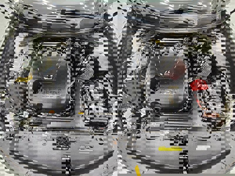 Used 2018 Nissan Maxima SR w/ Interior Lighting Package image 9