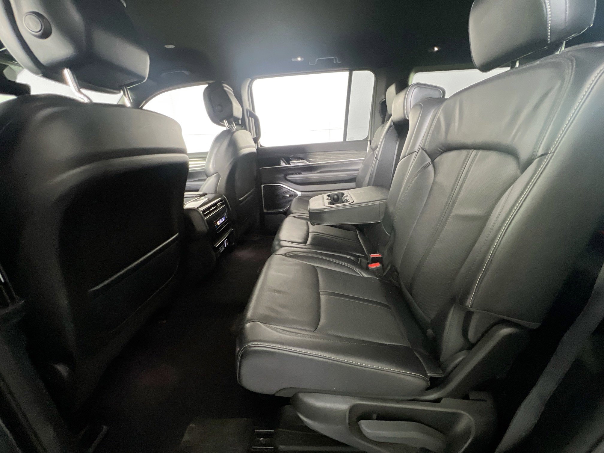 Used 2022 Jeep Wagoneer Series II AWD/4WD image 25