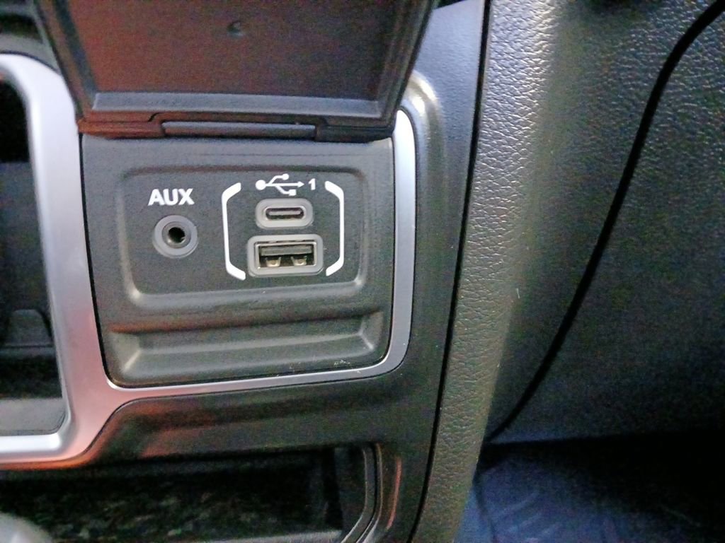 Used 2022 Jeep Wrangler Unlimited Sport image 6