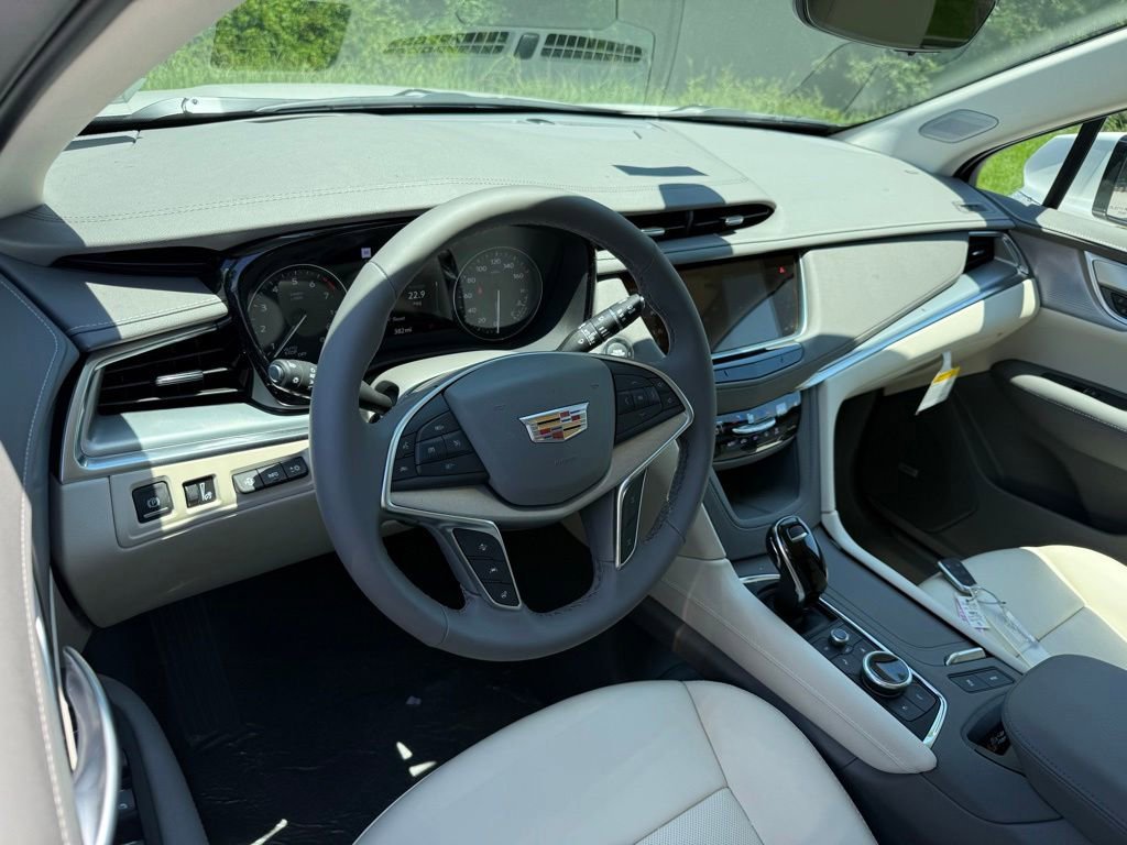 New 2026 Cadillac XT5 Premium Luxury FWD image 3