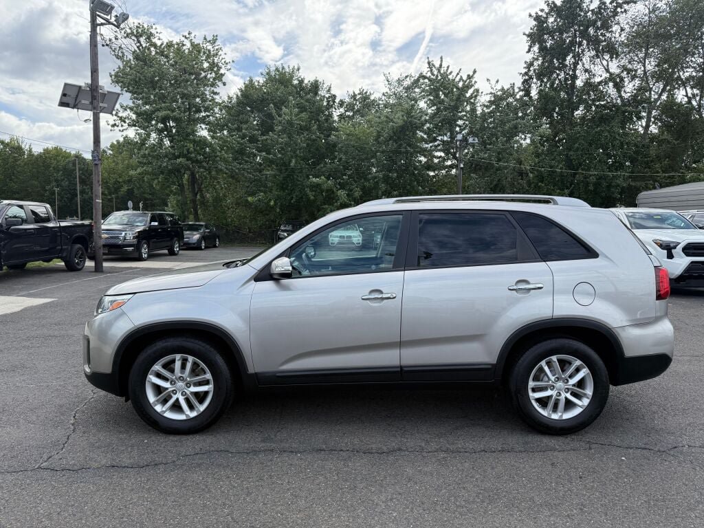 Used 2014 Kia Sorento LX FWD image 4