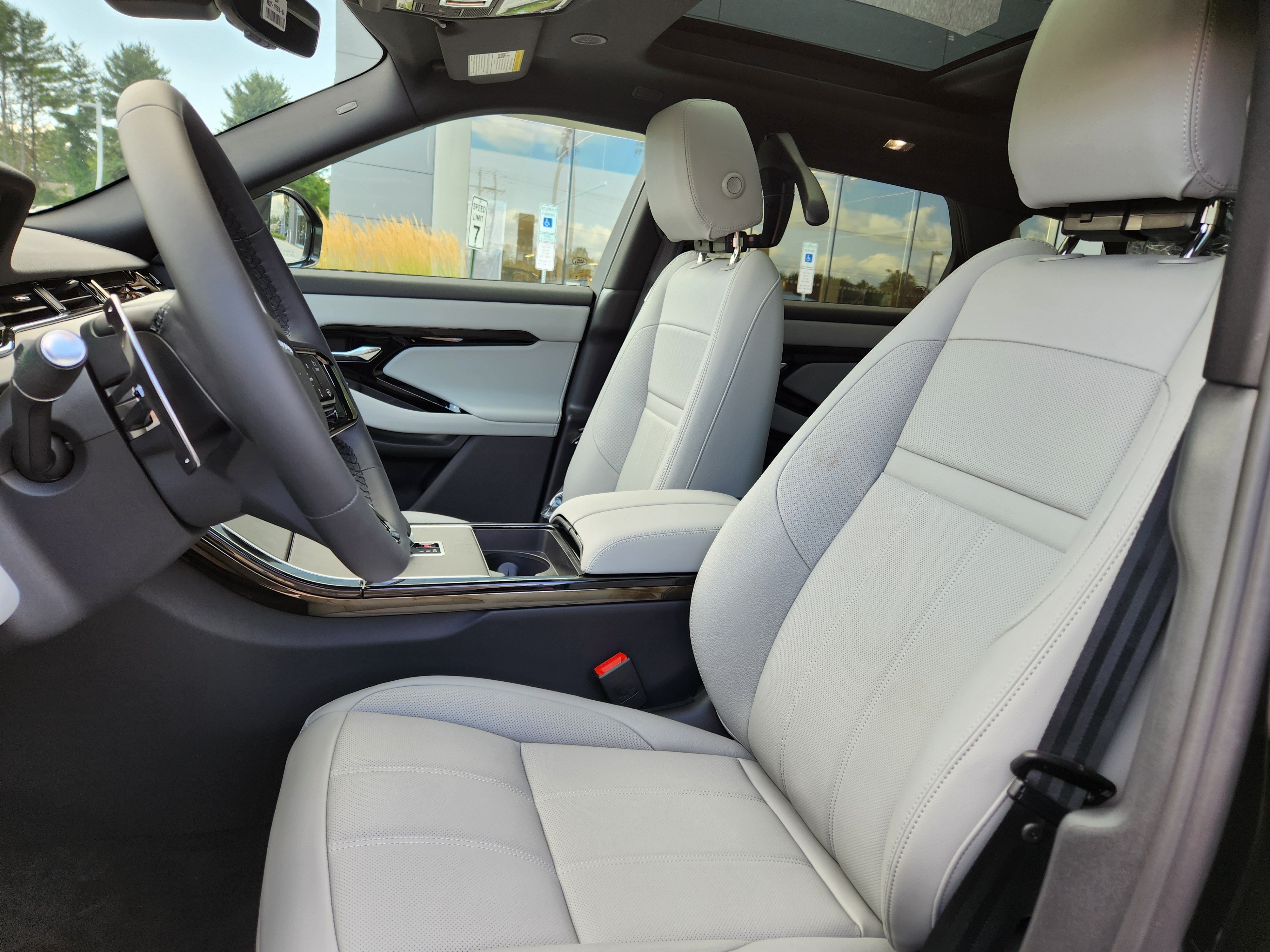 New 2026 Land Rover Range Rover Evoque S AWD/4WD image 8