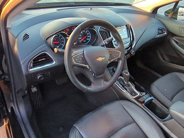 Used 2018 Chevrolet Cruze Premier image 9