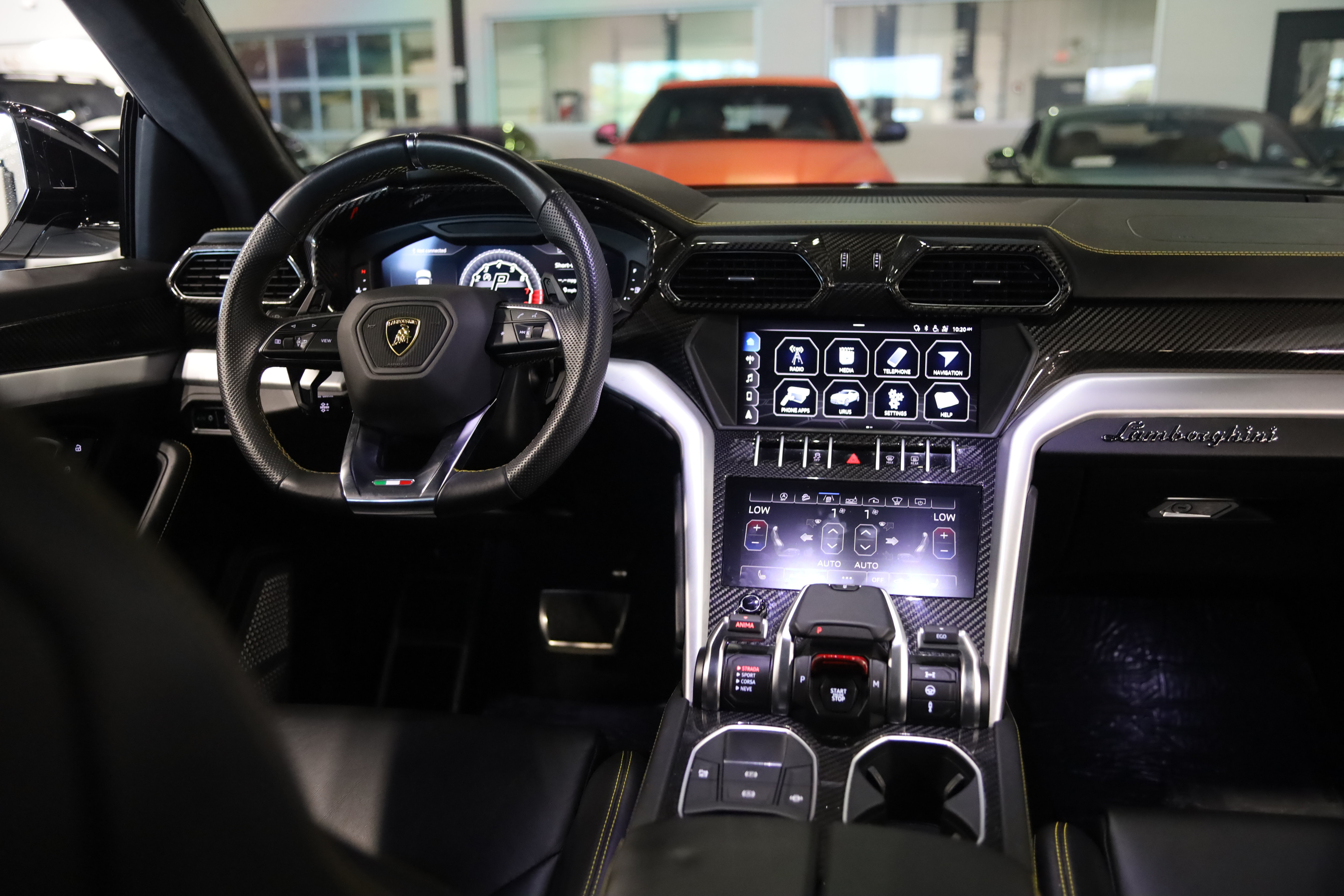 Used 2019 Lamborghini Urus AWD/4WD image 35