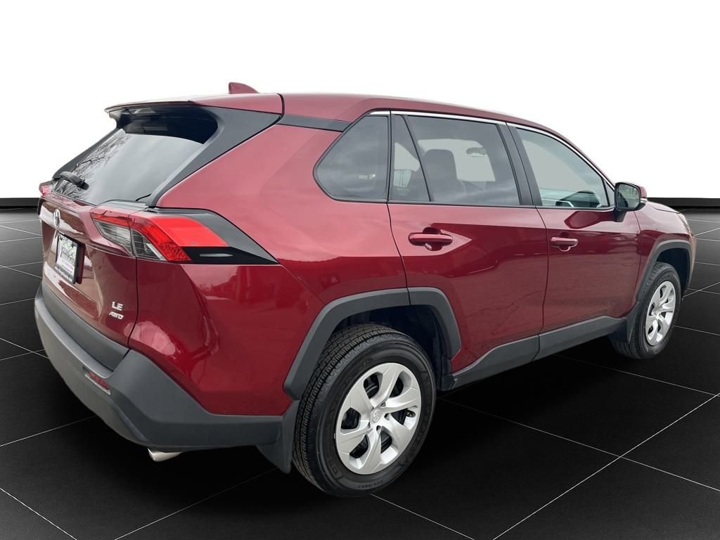 Used 2022 Toyota RAV4 LE image 5