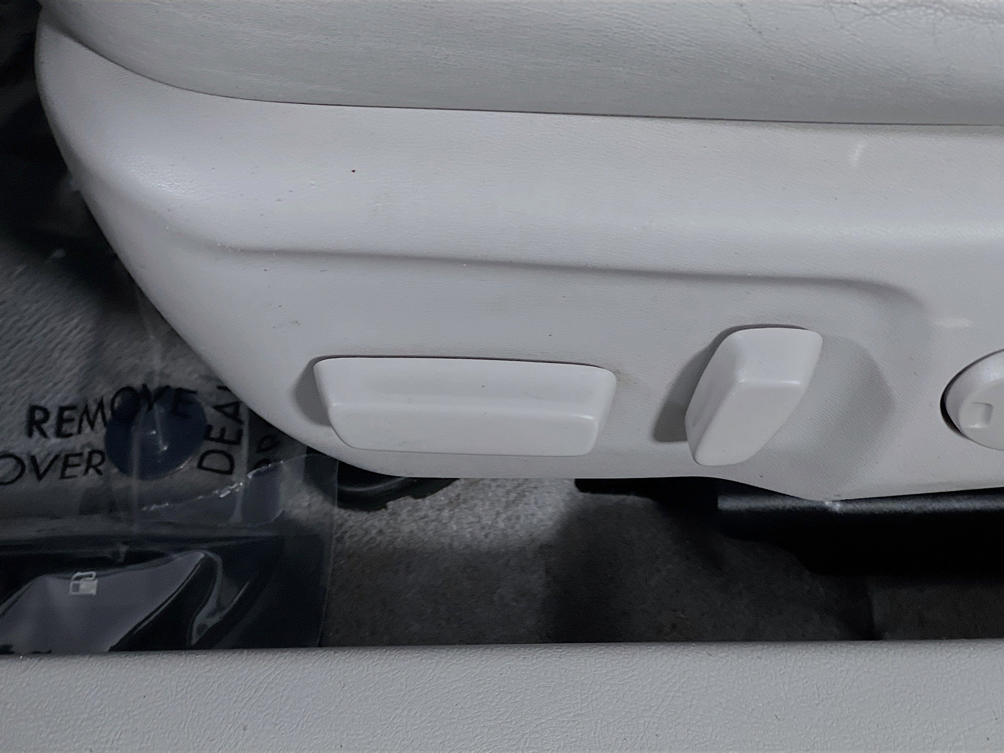 Used 2014 Toyota Camry XLE w/ Leather Package FWD image 16