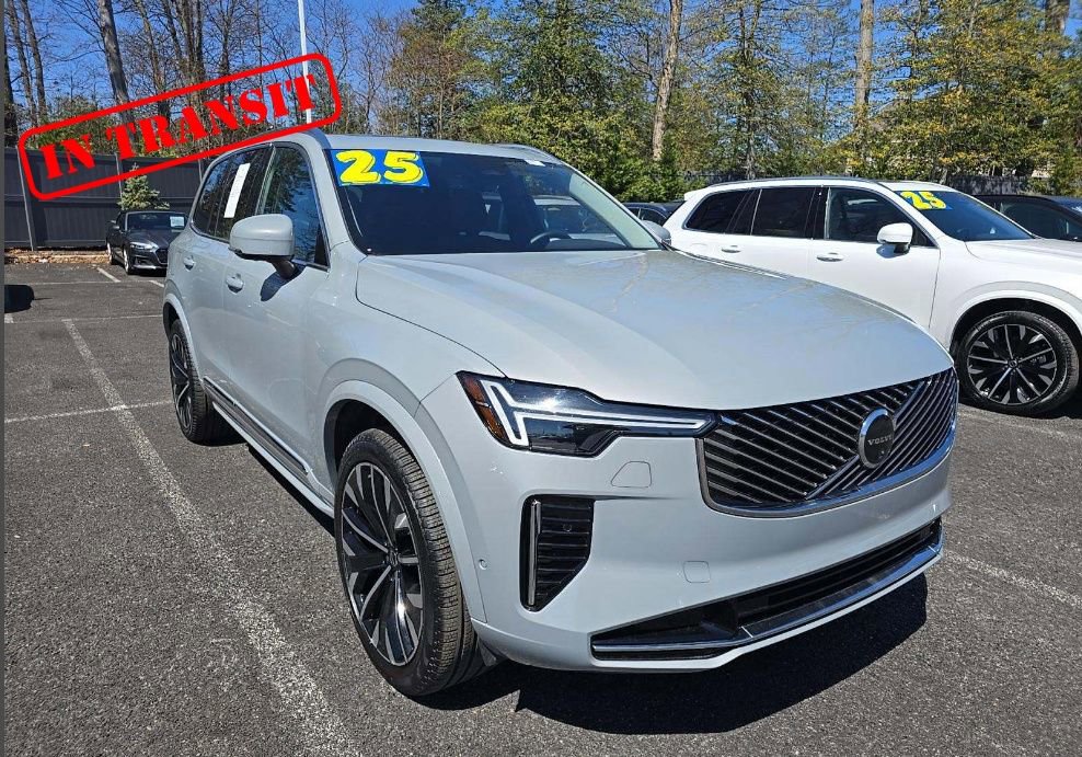 Used 2025 Volvo XC90 B6 Plus image 4