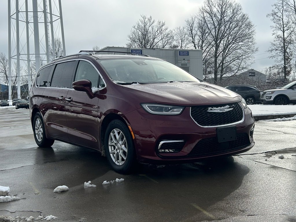 Used 2021 Chrysler Pacifica Touring-L image 4