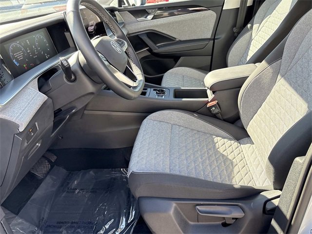 Used 2025 Volkswagen Tiguan S image 14