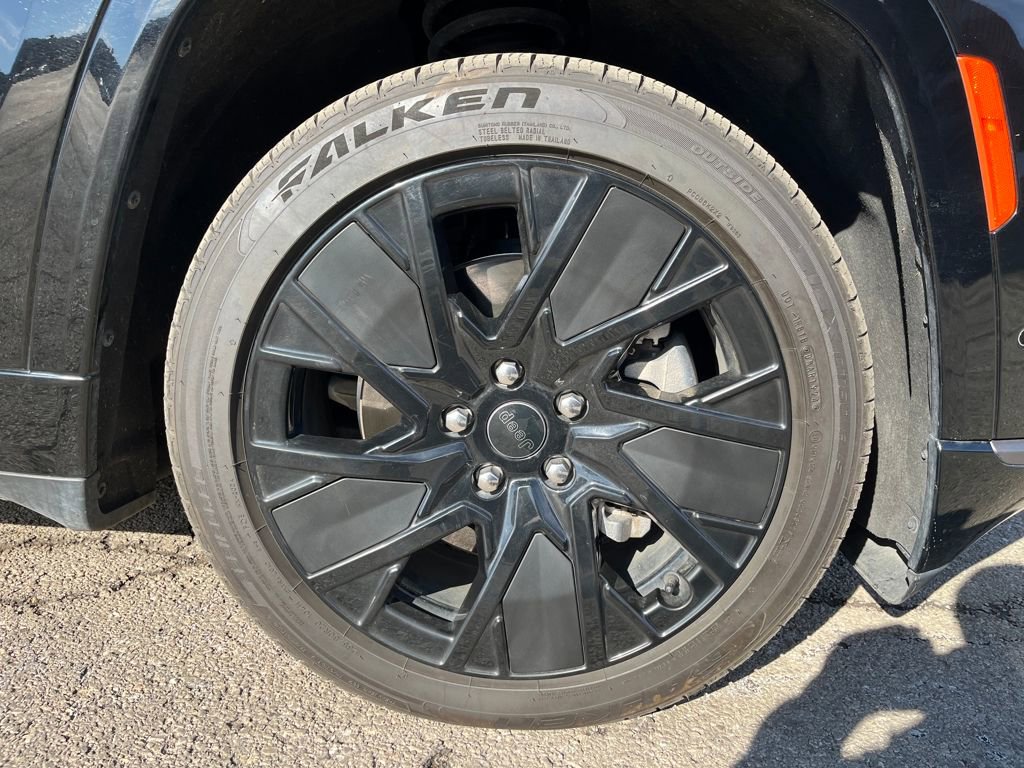 Used 2025 Jeep Wagoneer S Launch Edition image 17