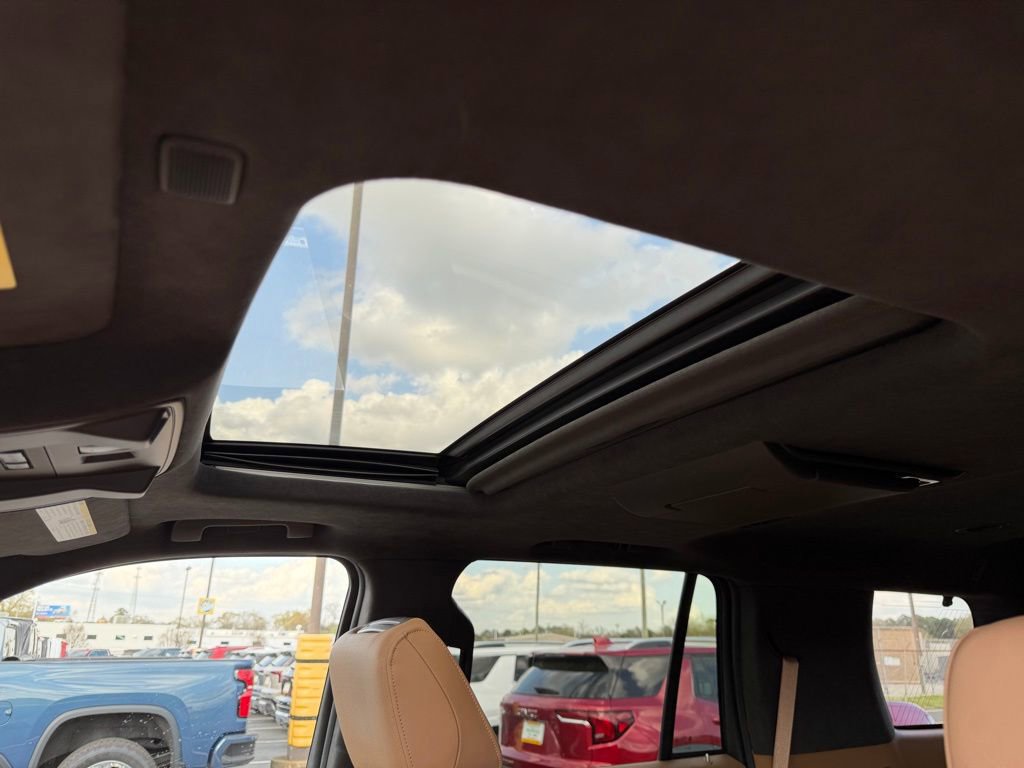 Used 2017 Cadillac Escalade Platinum image 21