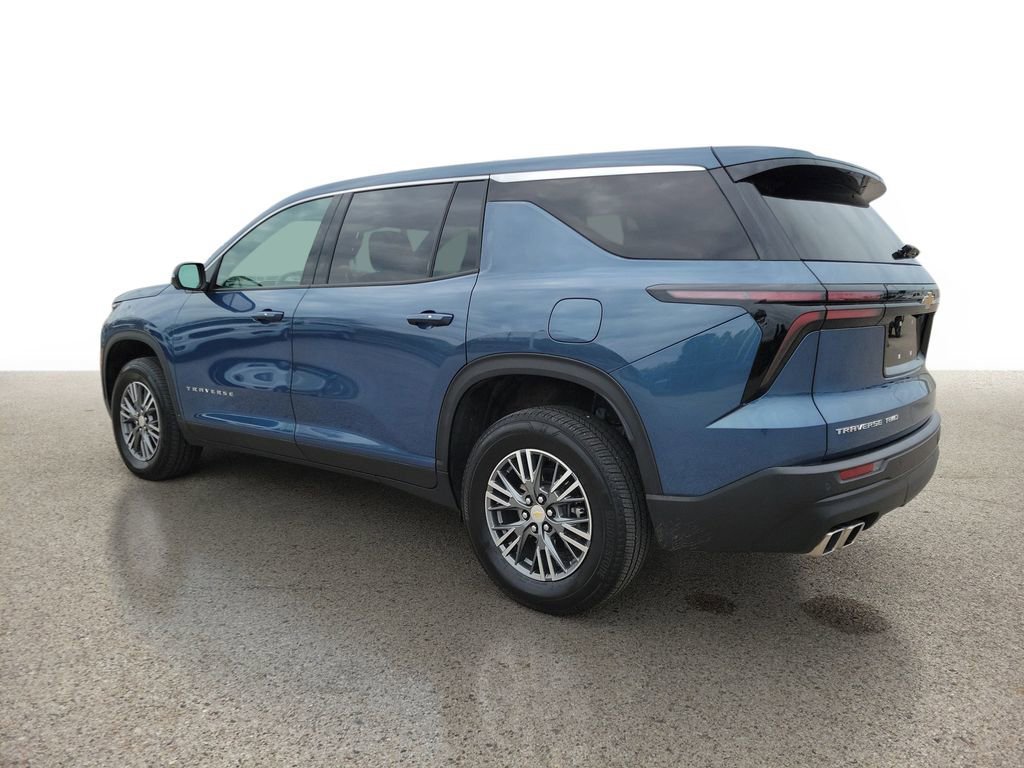 Used 2024 Chevrolet Traverse LS AWD/4WD image 3