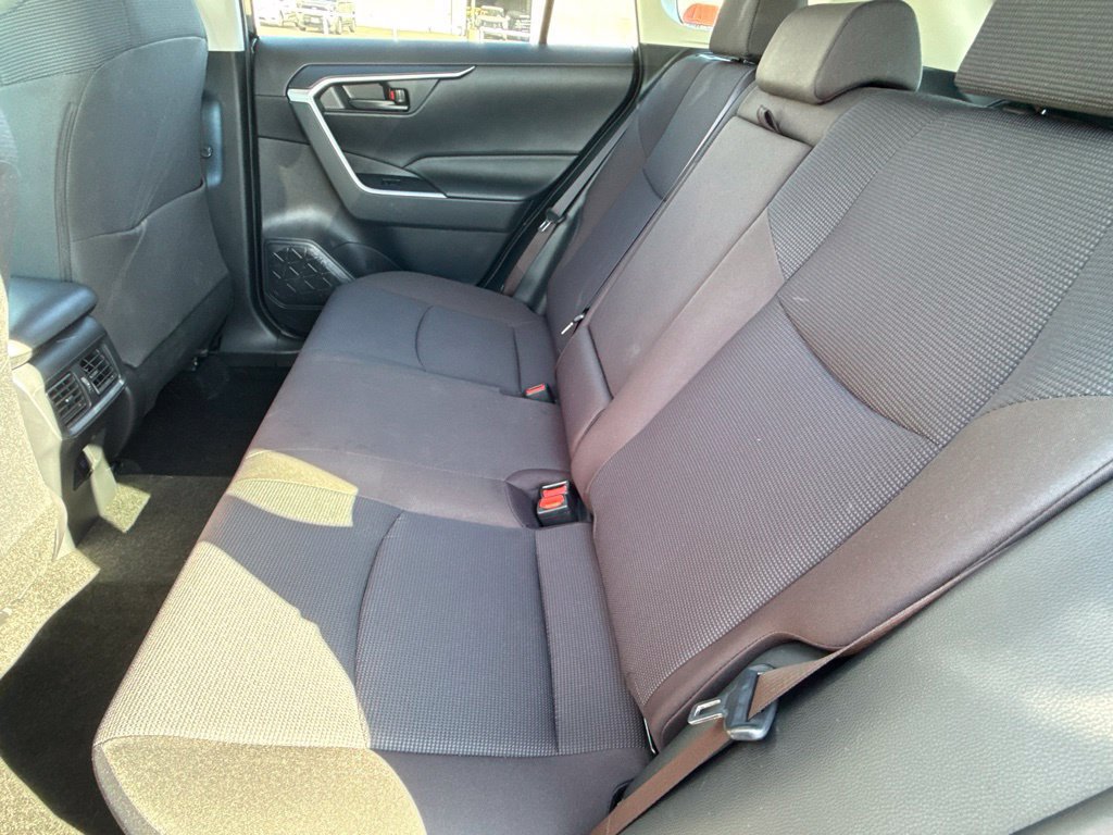 Certified 2025 Toyota RAV4 LE FWD image 33