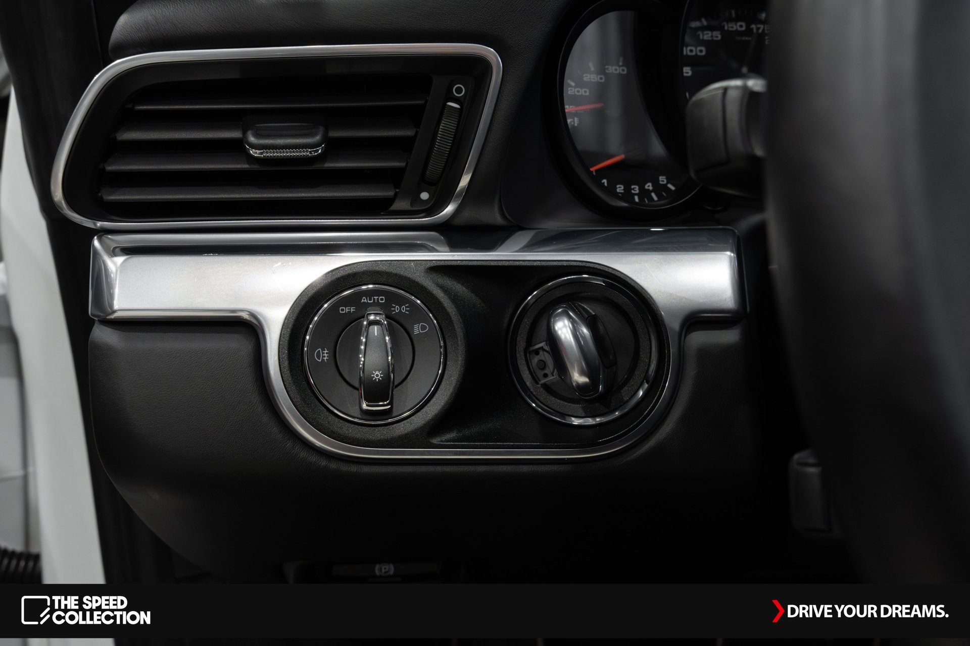 Used 2014 Porsche 911 Targa 4S image 24