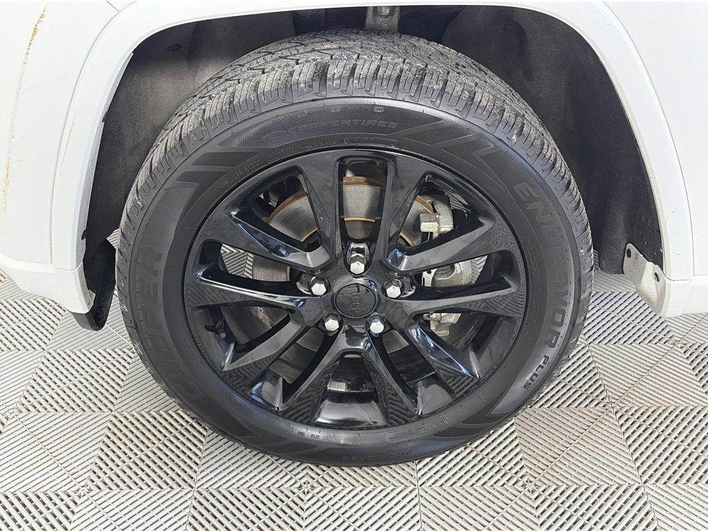 Used 2022 Jeep Grand Cherokee Laredo X image 8