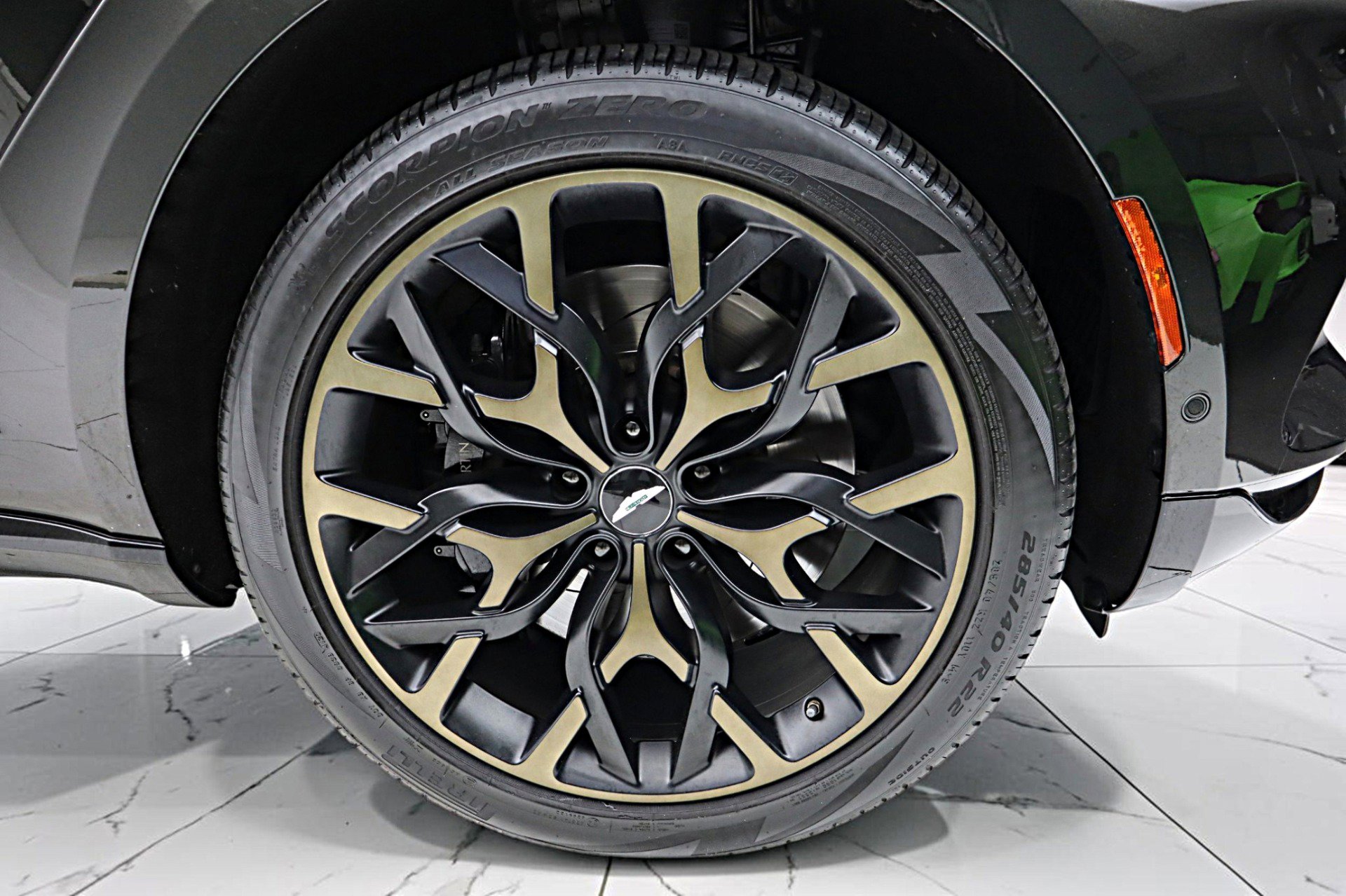 Used 2021 Aston Martin DBX AWD/4WD image 53