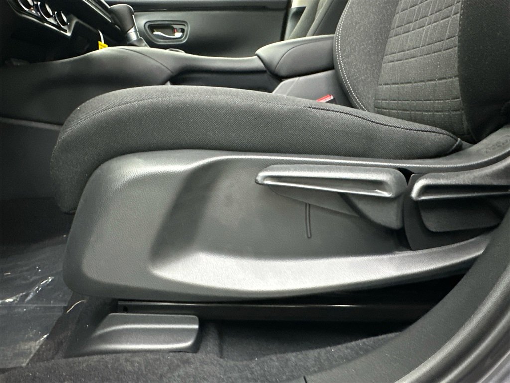 New 2026 Honda HR-V LX image 10