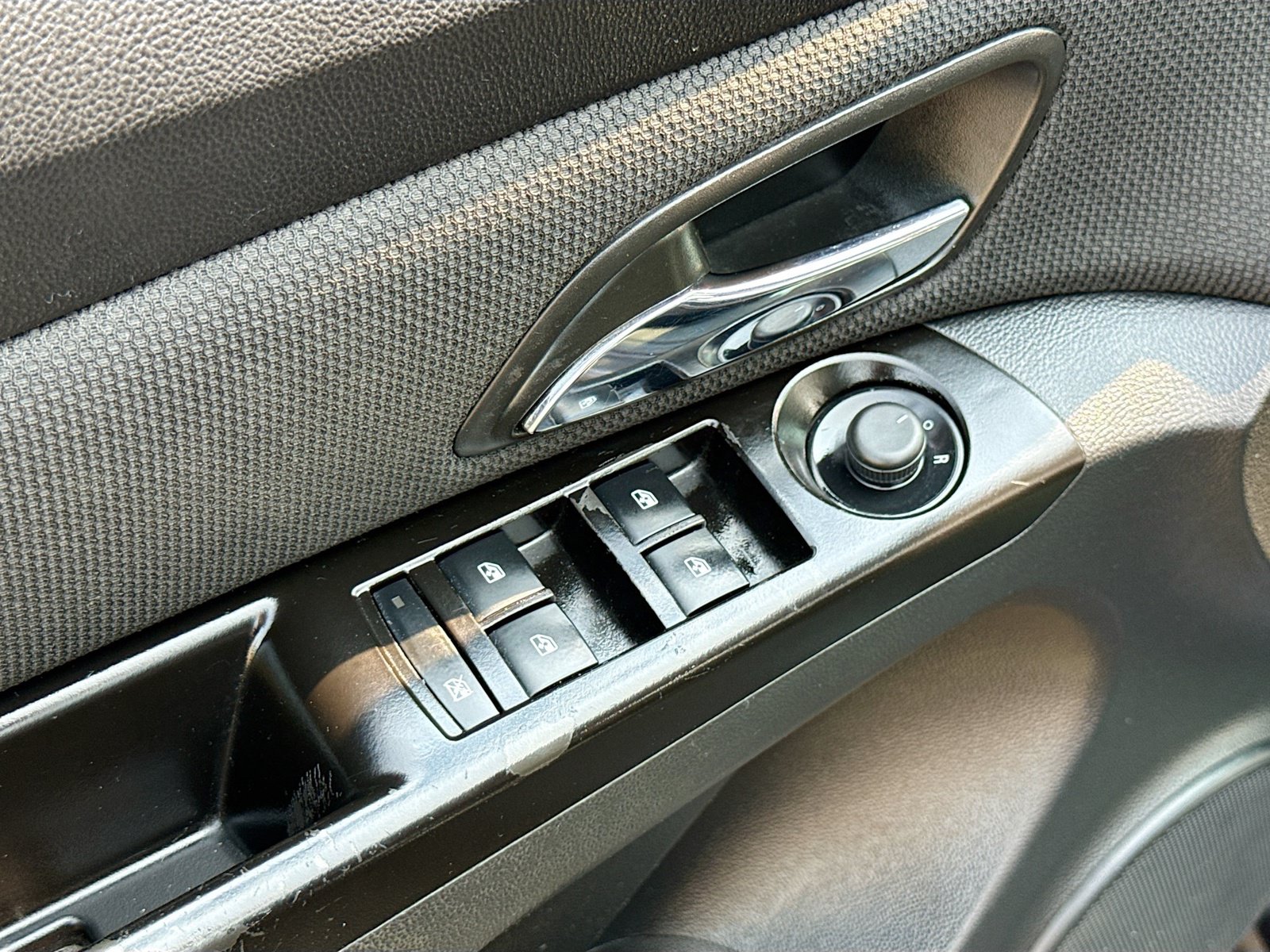 Used 2014 Chevrolet Cruze LTZ w/ RS Package FWD image 7