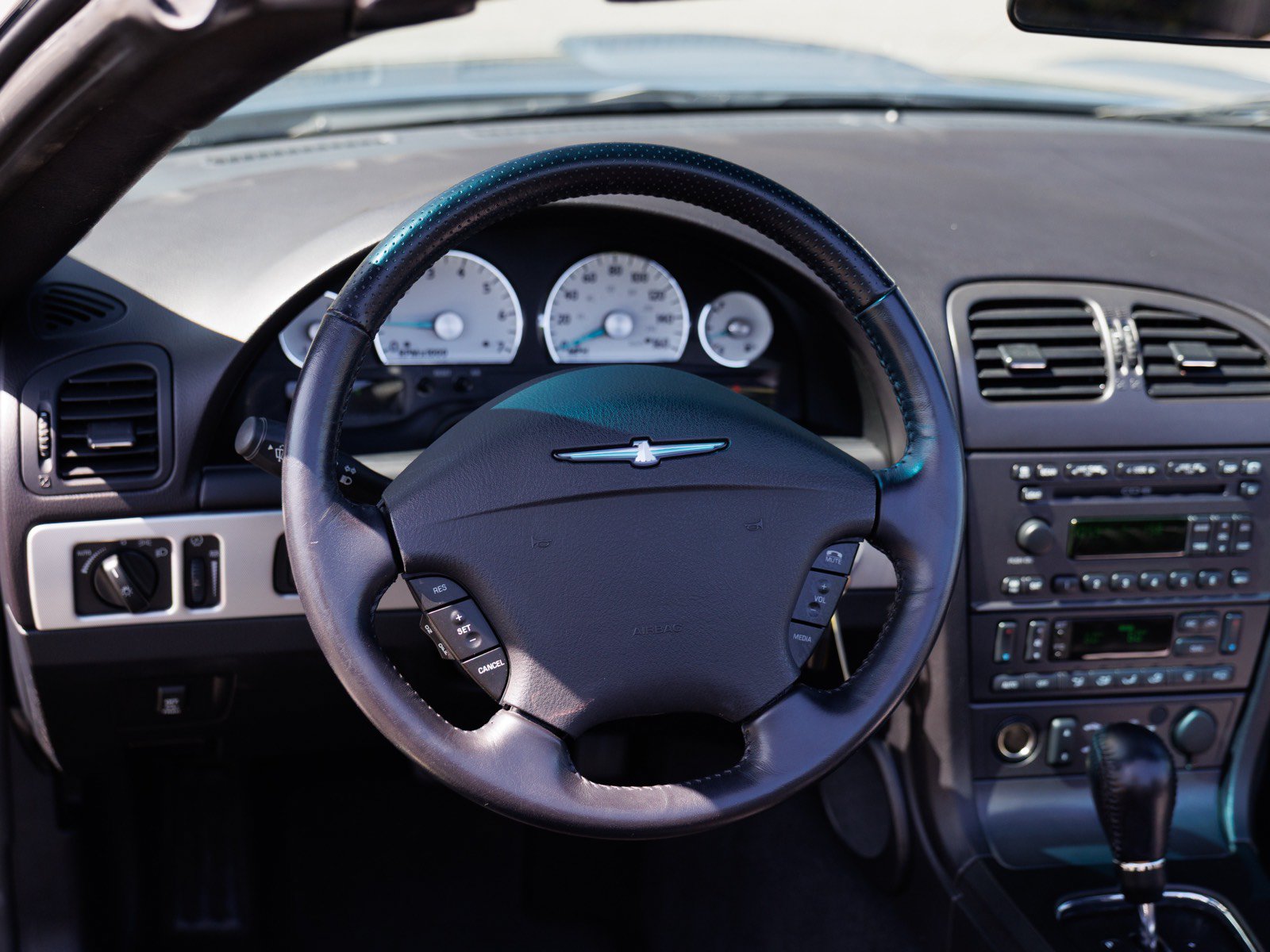 Used 2005 Ford Thunderbird RWD image 33